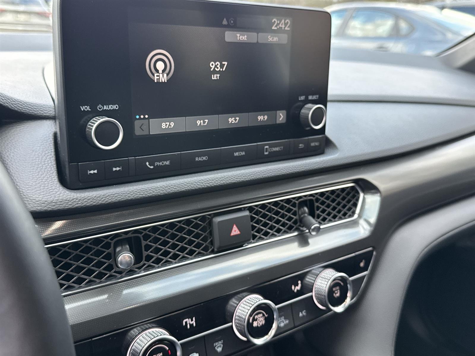 Thumbnail: 2025 Acura Integra - 24