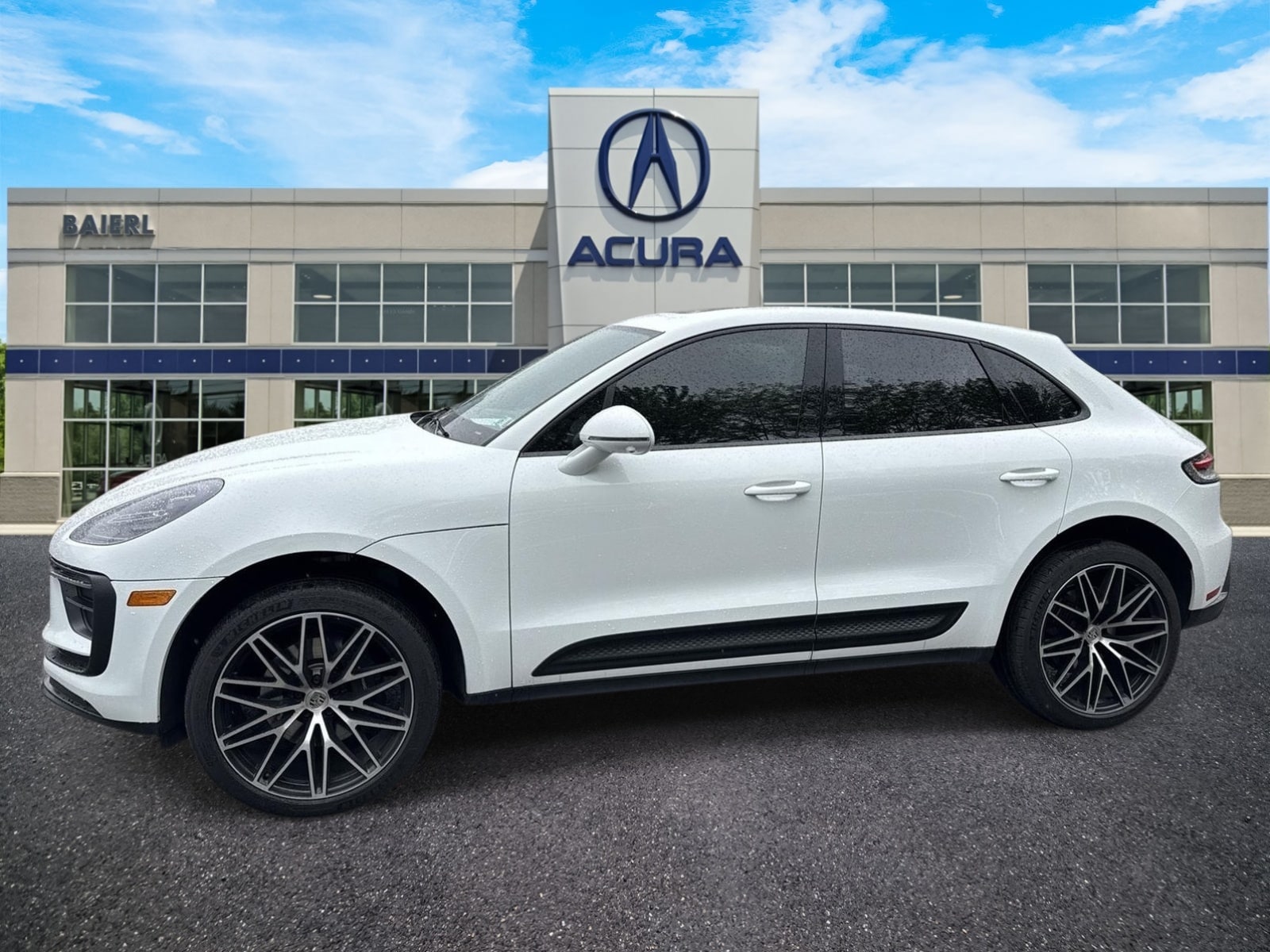 Thumbnail: 2024 Porsche Macan - 2