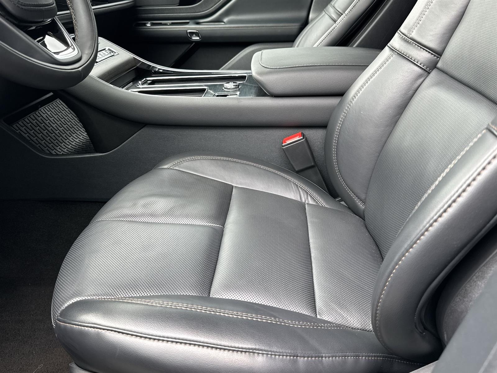 Thumbnail: 2025 Lincoln Aviator - 13