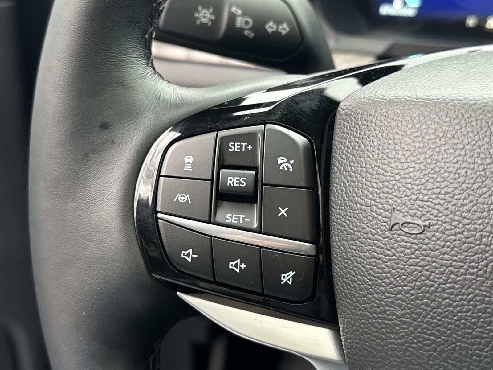 Thumbnail: 2022 Ford Explorer - 19