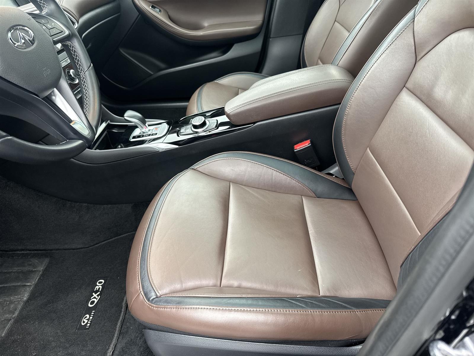 Thumbnail: 2018 INFINITI QX30 - 12