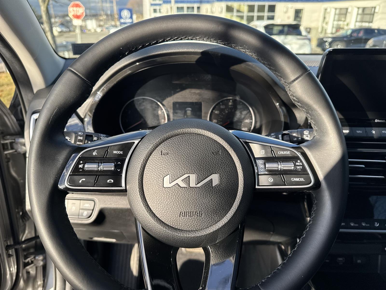 Thumbnail: 2023 Kia Seltos - 21