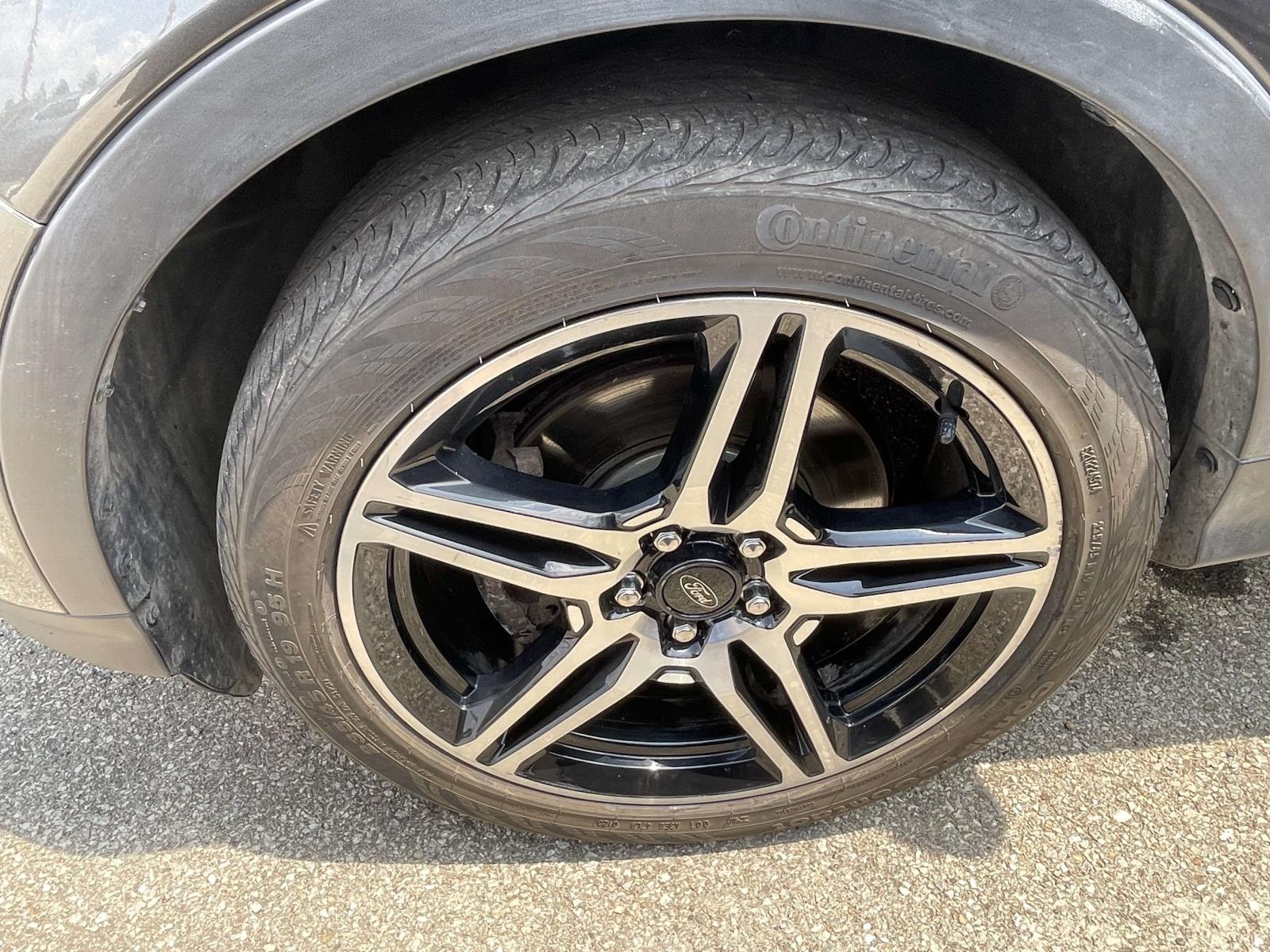 Thumbnail: 2019 Ford Escape - 9