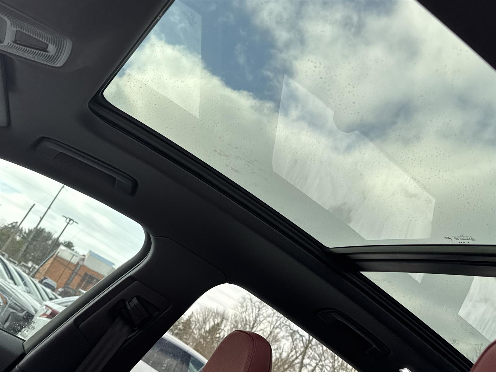 Thumbnail: 2025 Audi SQ6 e-tron - 13