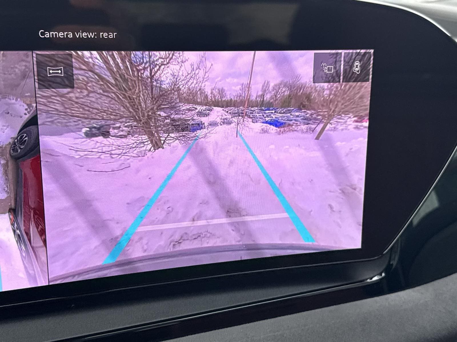 Thumbnail: 2025 Audi SQ6 e-tron - 25