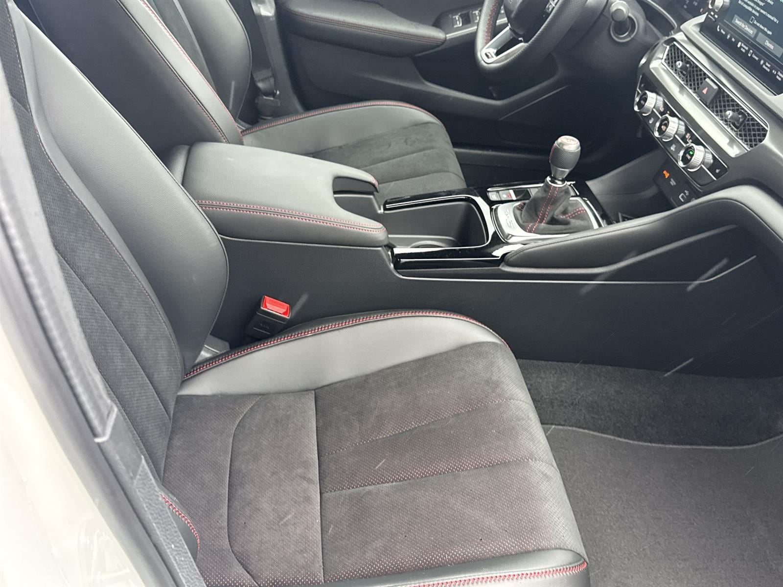 Thumbnail: 2025 Acura Integra - 16