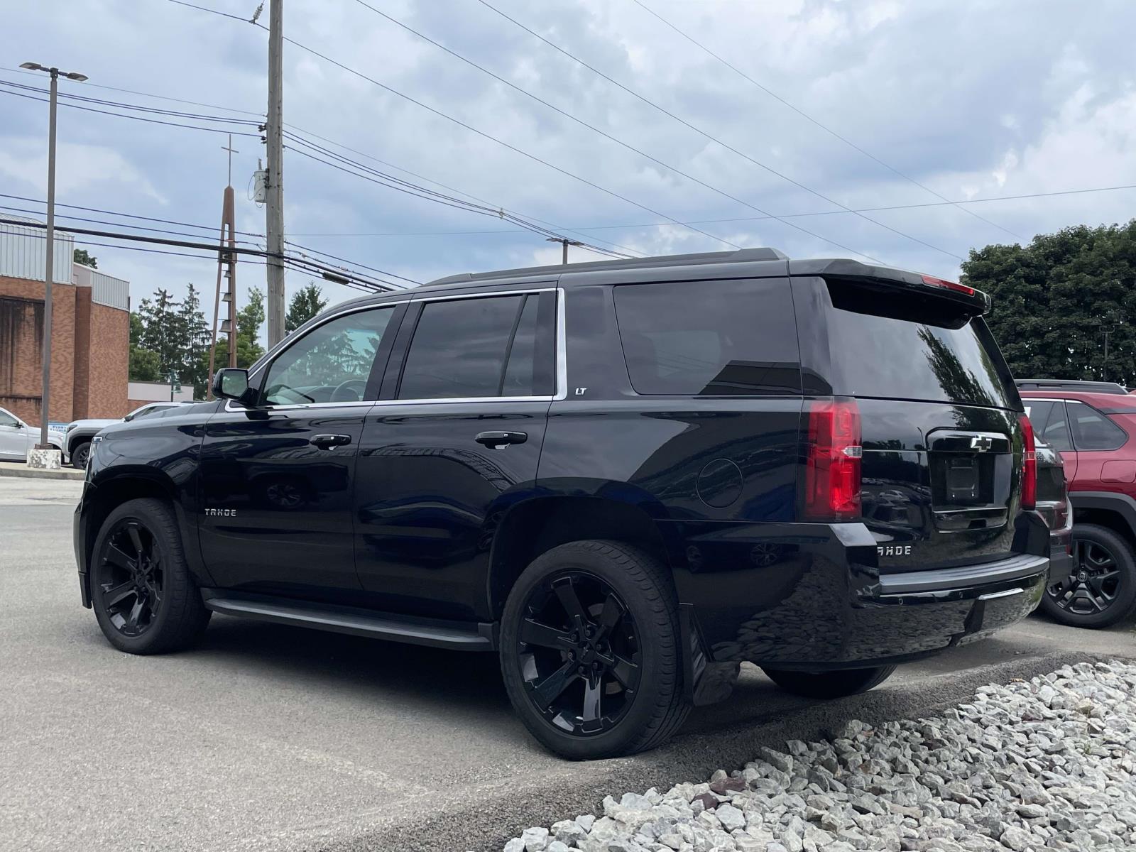 Thumbnail: 2018 Chevrolet Tahoe - 3