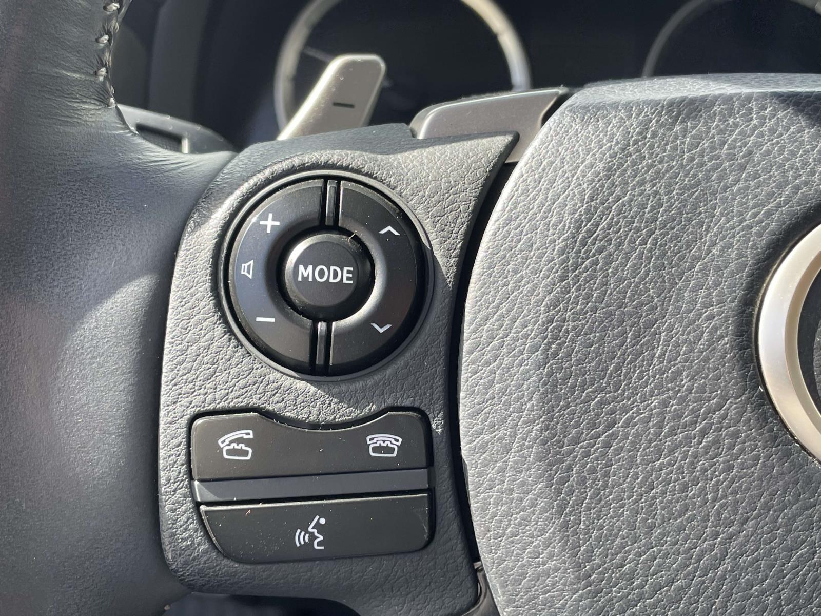 Thumbnail: 2015 Lexus IS - 21