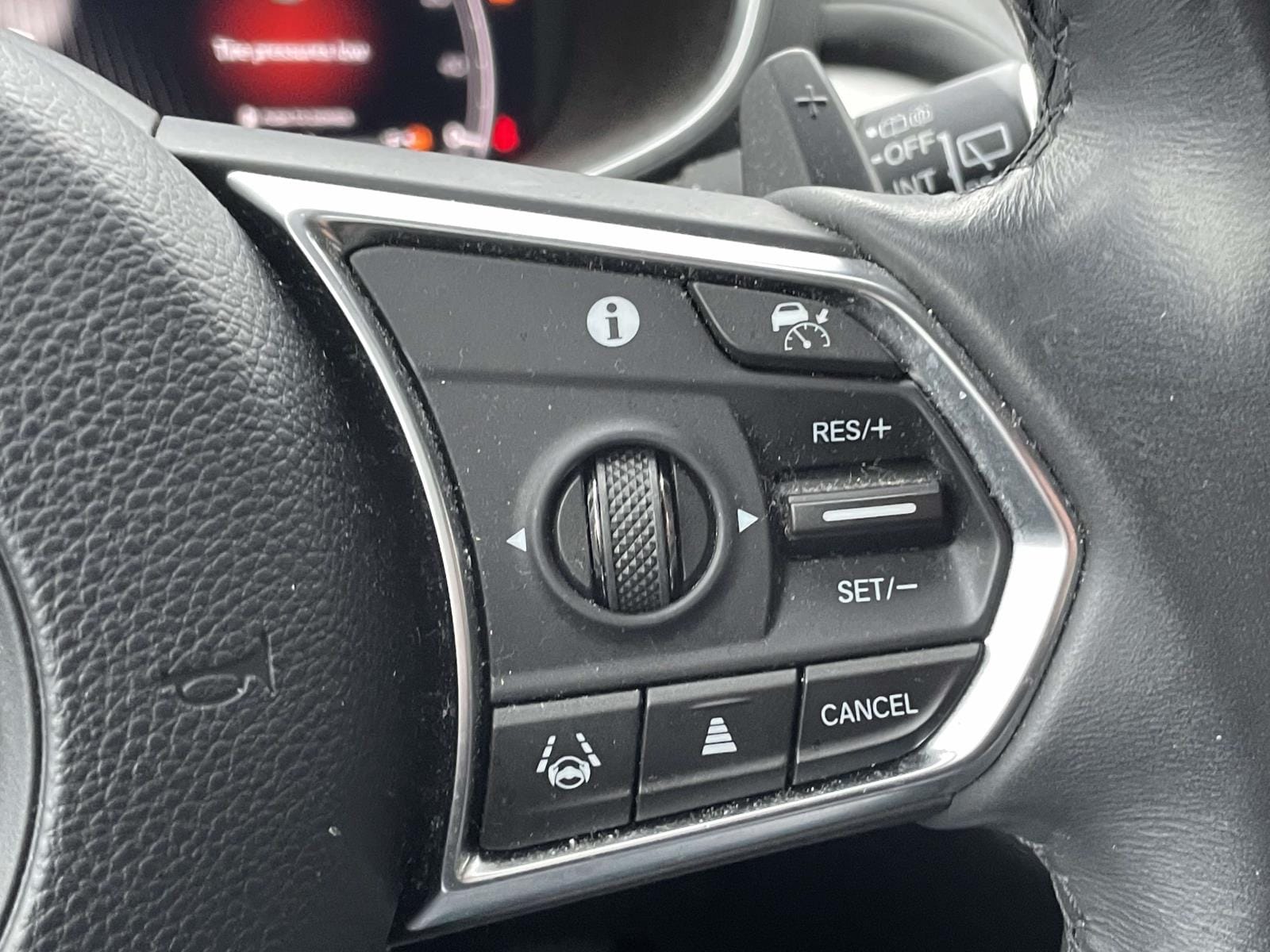 Thumbnail: 2023 Acura MDX - 15