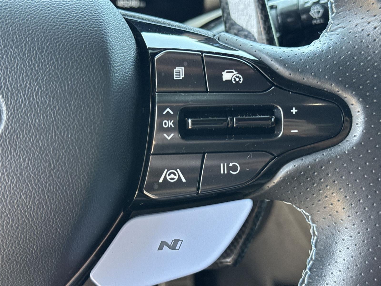 Thumbnail: 2022 Hyundai Elantra - 18