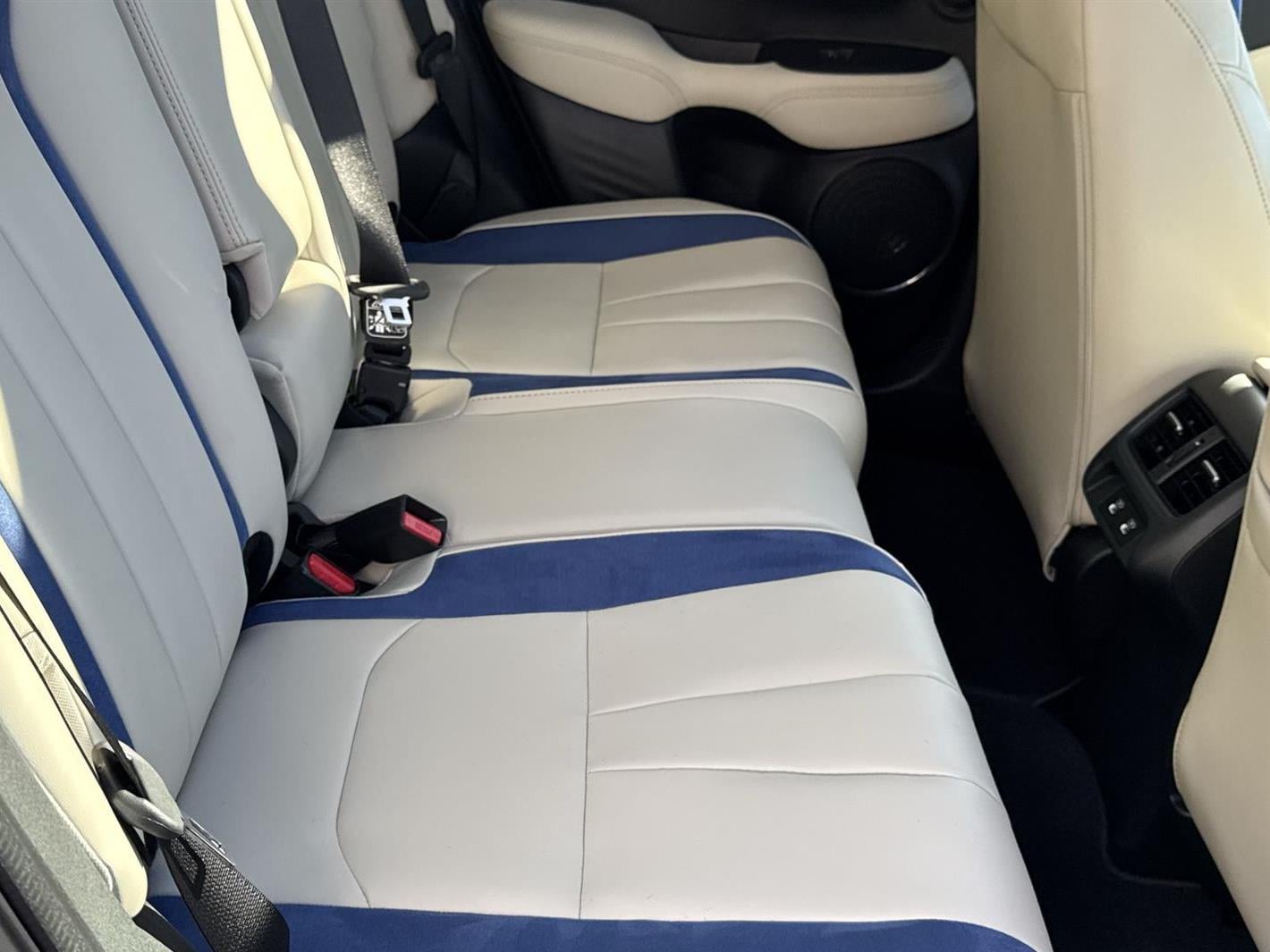 Thumbnail: 2025 Acura ADX - 16