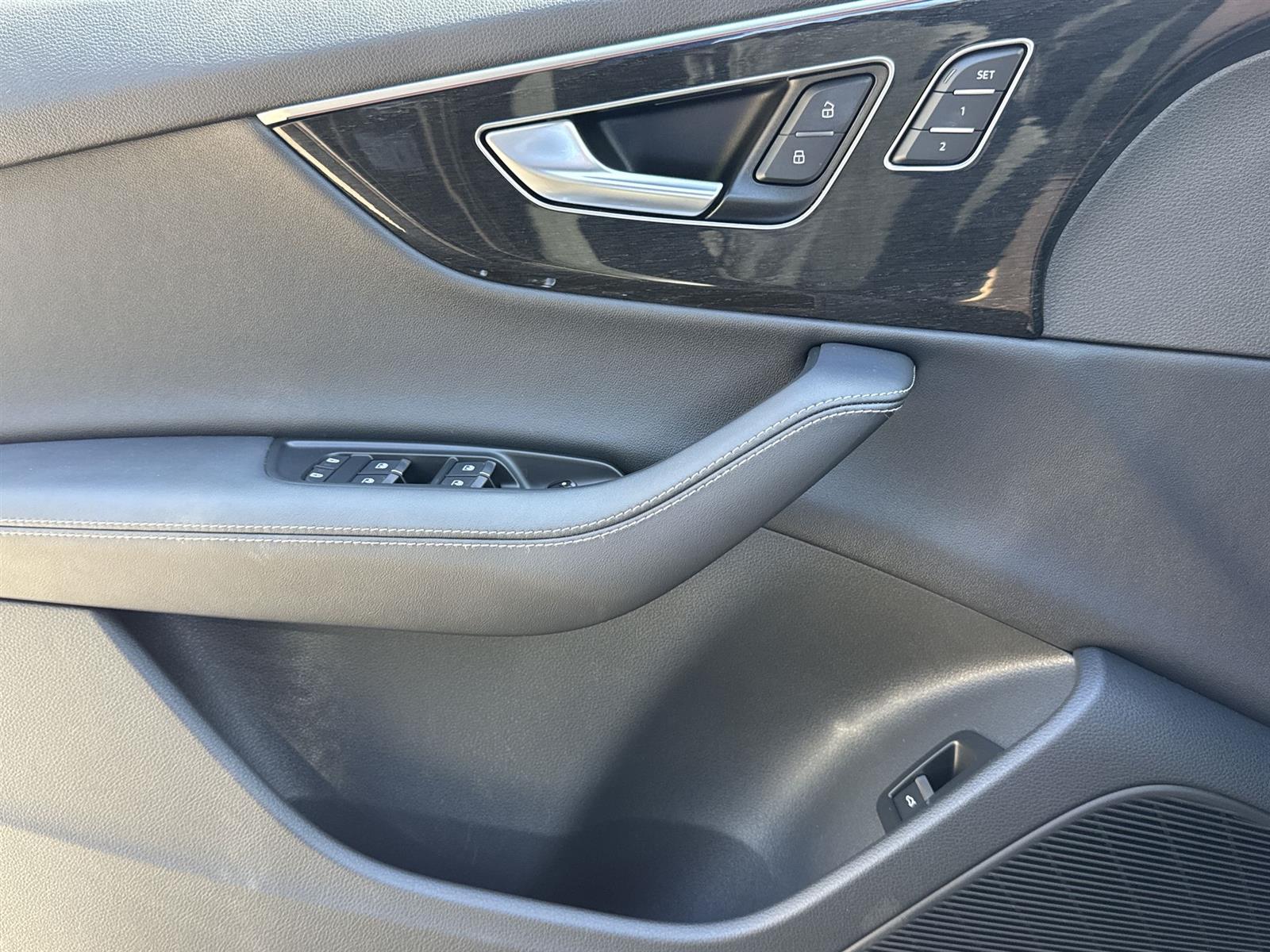 Thumbnail: 2025 Audi Q7 - 32