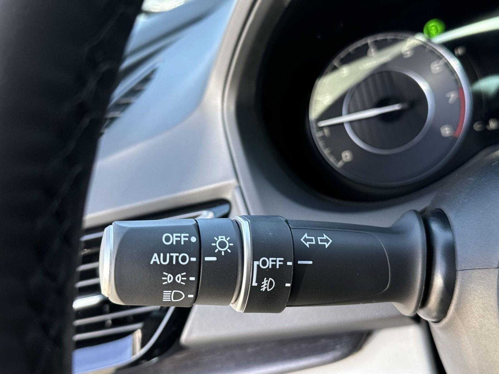 Thumbnail: 2026 Acura RDX - 25