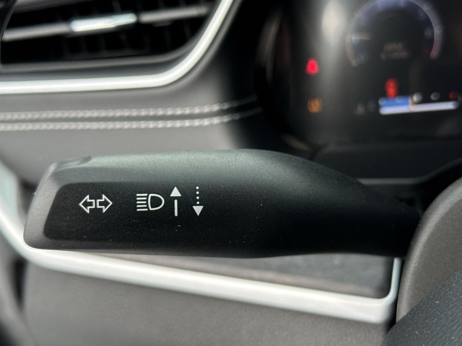 Thumbnail: 2023 Jeep Grand Cherokee - 21