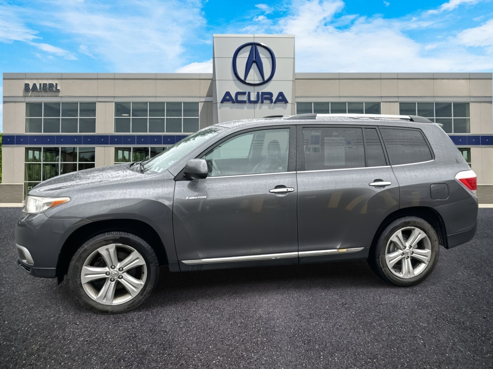 Thumbnail: 2013 Toyota Highlander - 2