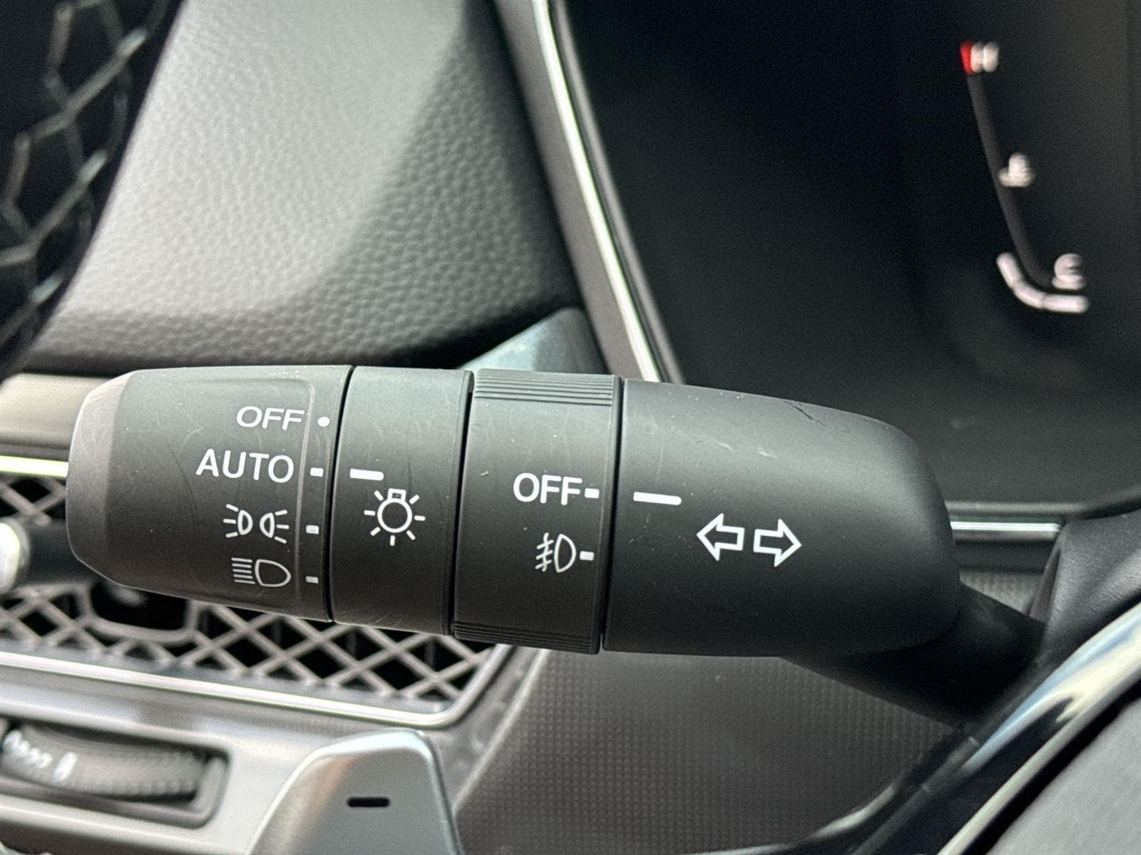 Thumbnail: 2025 Acura Integra - 23