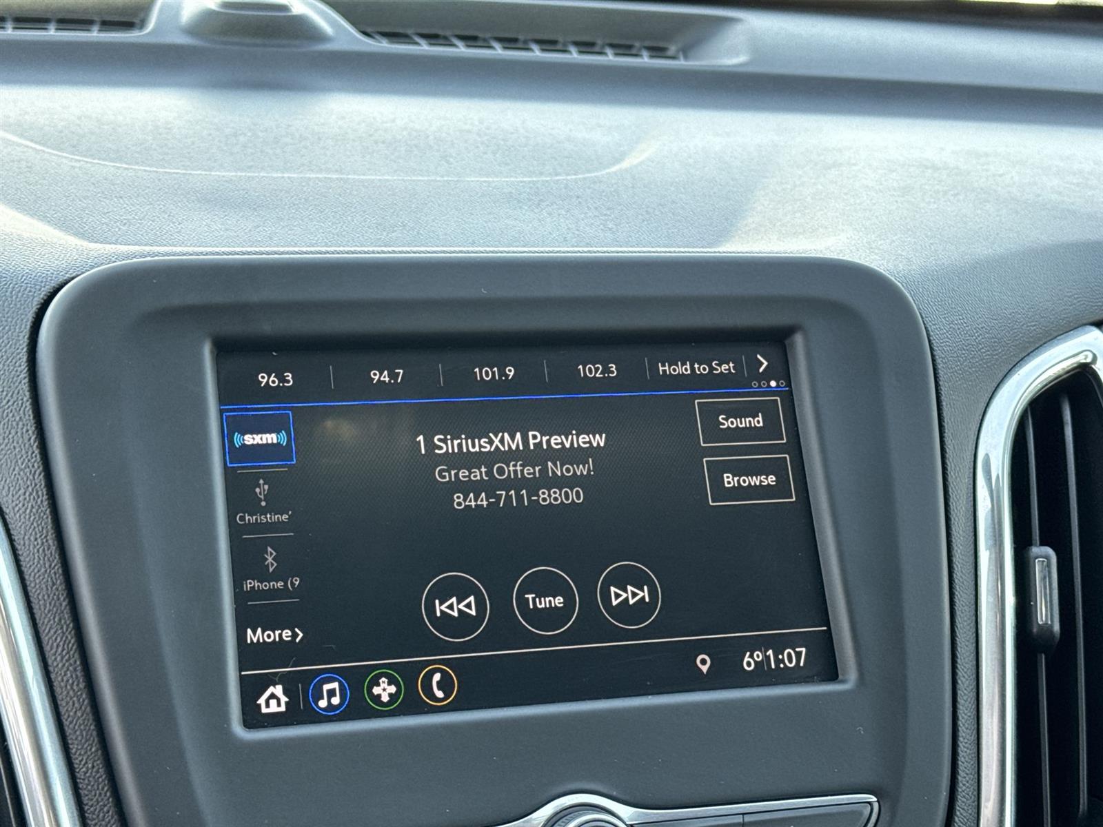 Thumbnail: 2020 Chevrolet Equinox - 25