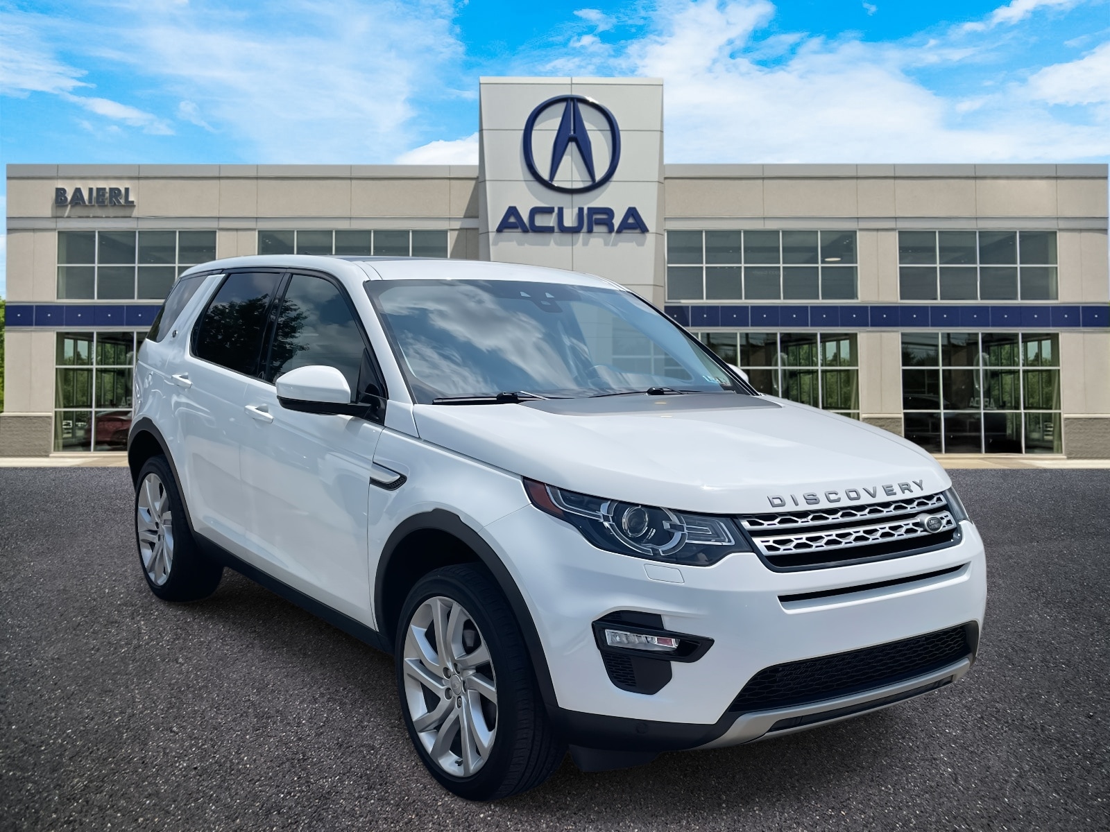 Thumbnail: 2017 Land Rover Discovery Sport - 4