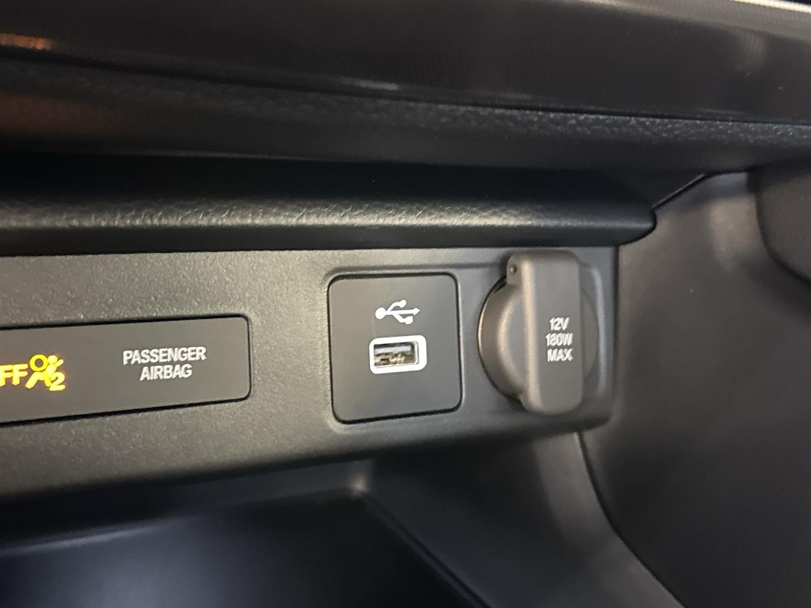 Thumbnail: 2025 Acura Integra - 28