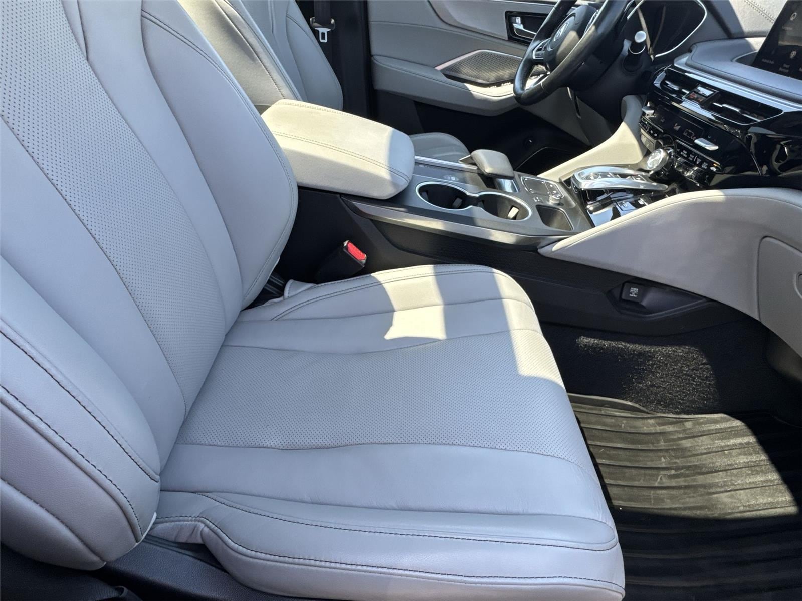 Thumbnail: 2023 Acura MDX - 18