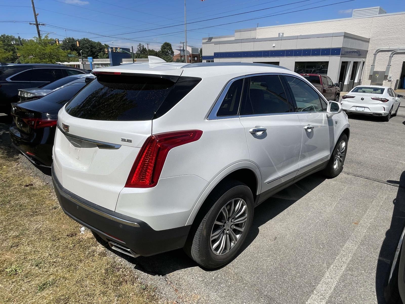 Thumbnail: 2018 Cadillac XT5 - 11
