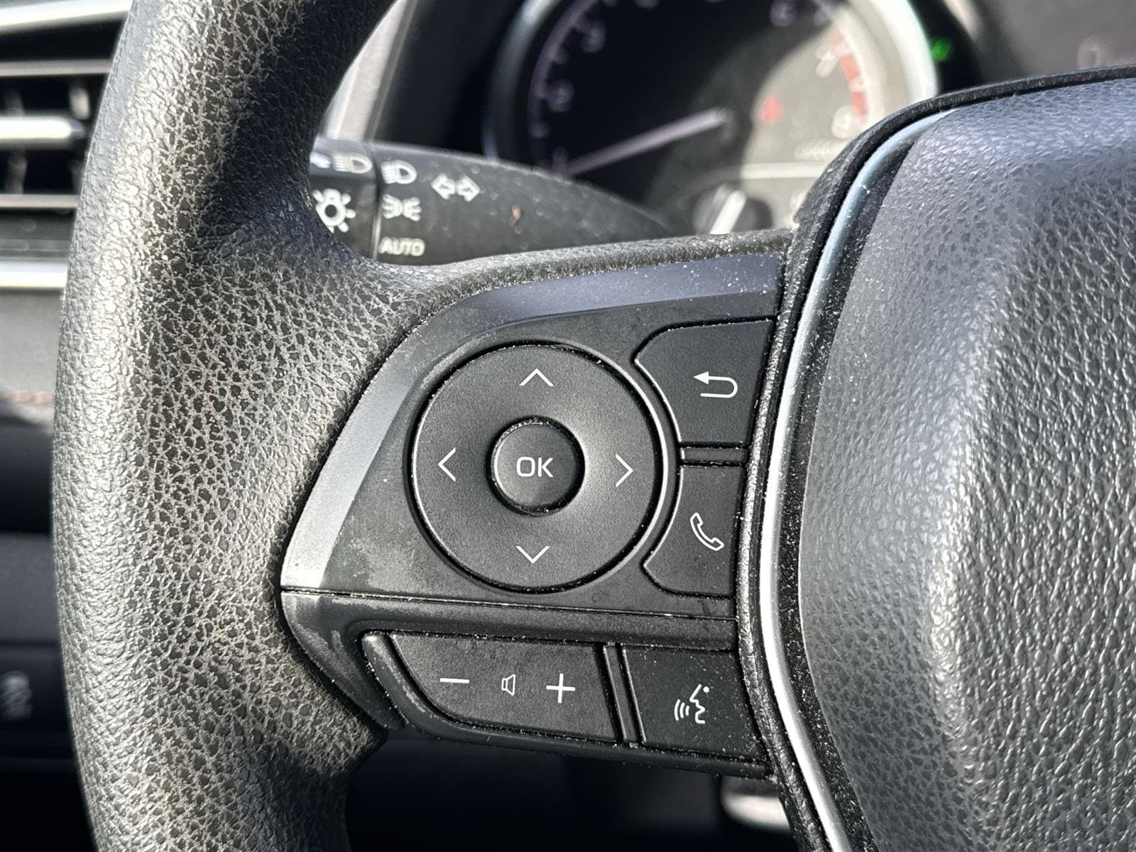 Thumbnail: 2018 Toyota Camry - 14