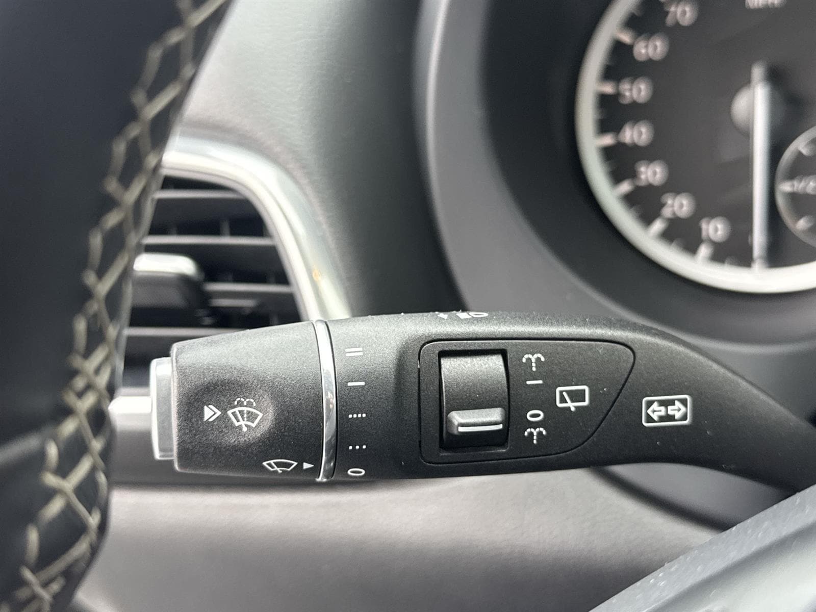 Thumbnail: 2018 INFINITI QX30 - 22