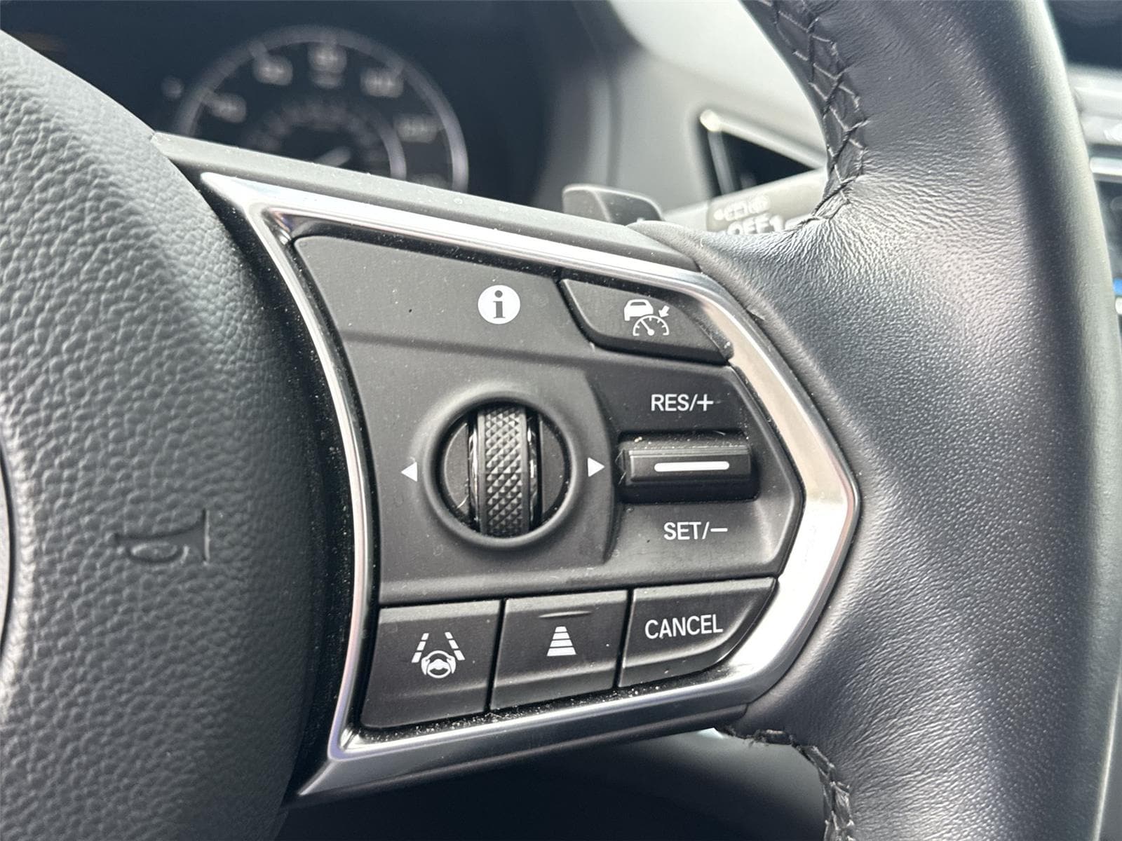 Thumbnail: 2023 Acura RDX - 15