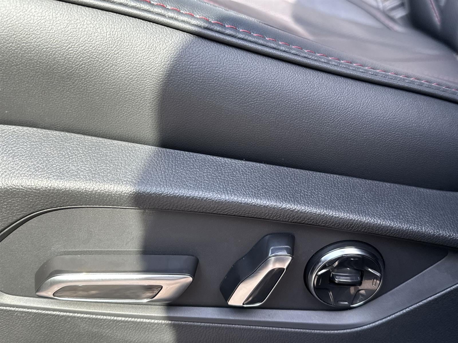 Thumbnail: 2026 Acura MDX - 12