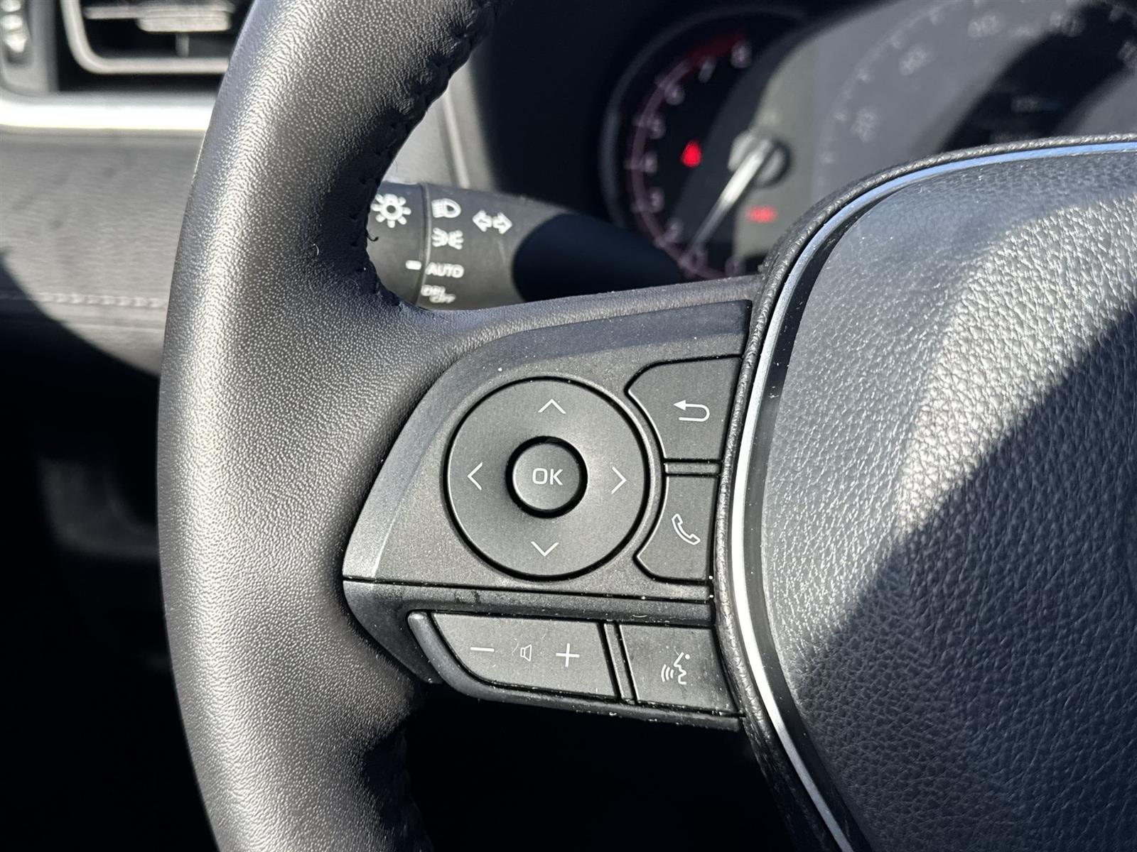 Thumbnail: 2023 Toyota RAV4 - 17