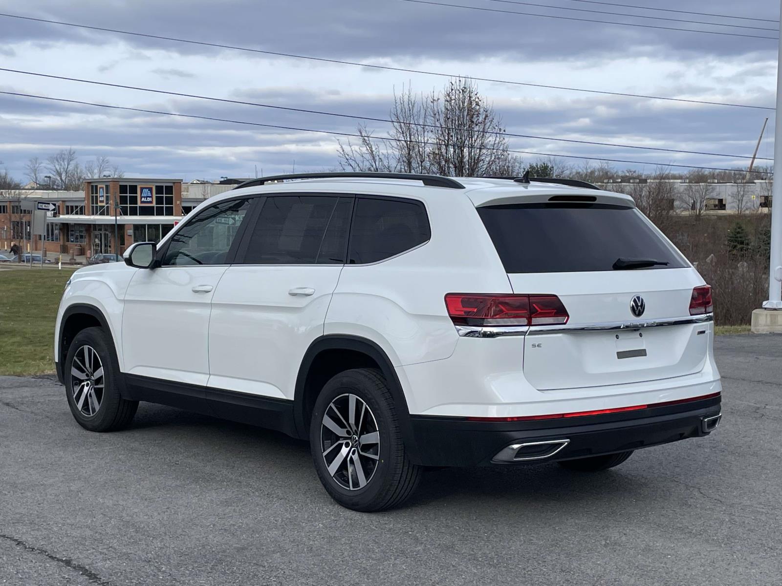 Thumbnail: 2023 Kia Seltos - 37