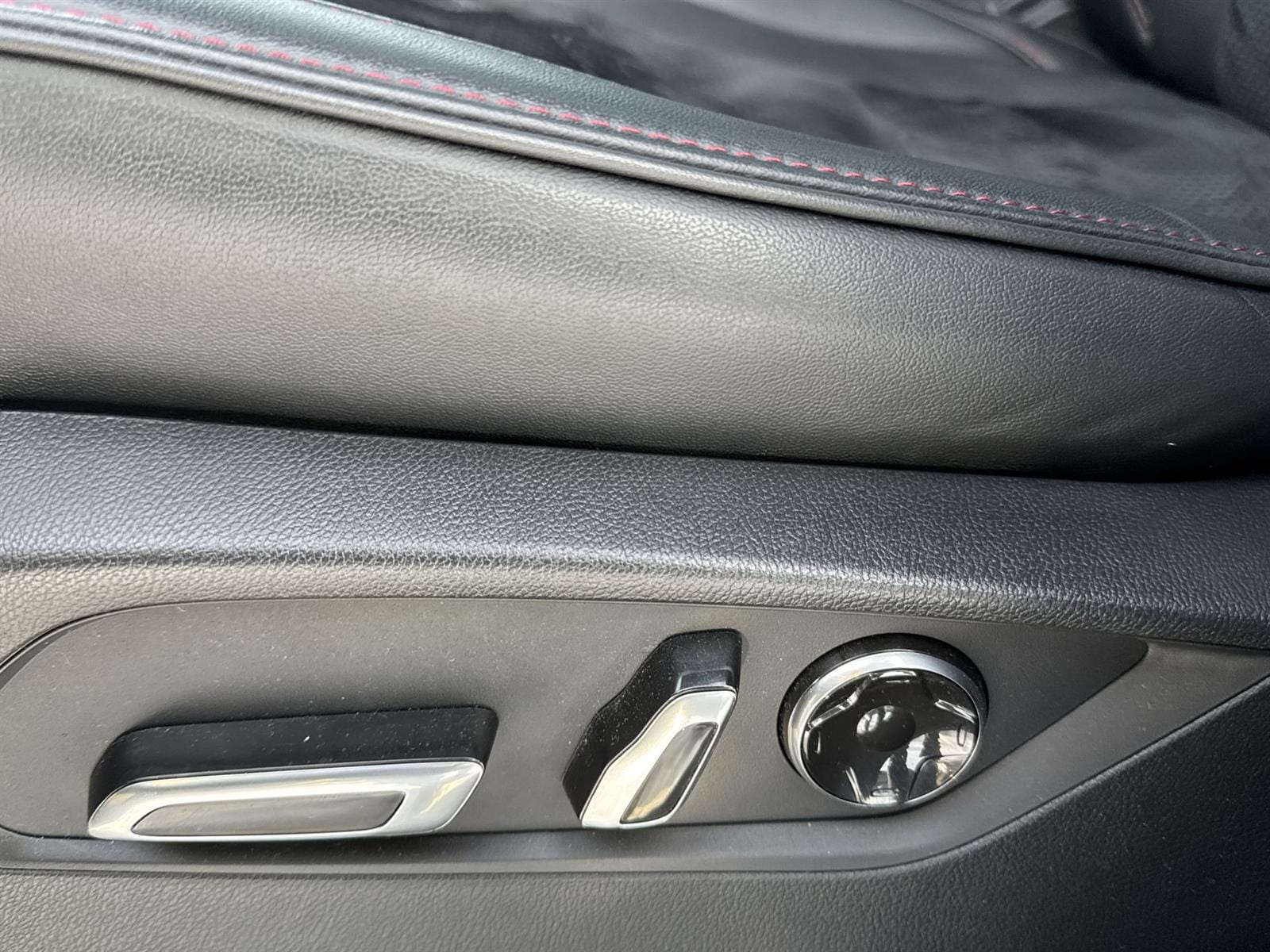 Thumbnail: 2022 Acura MDX - 12