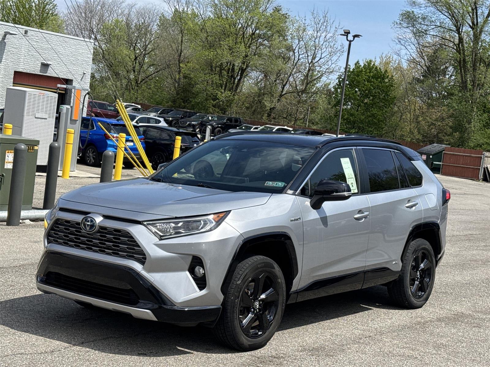 Thumbnail: 2019 Toyota RAV4 - 1