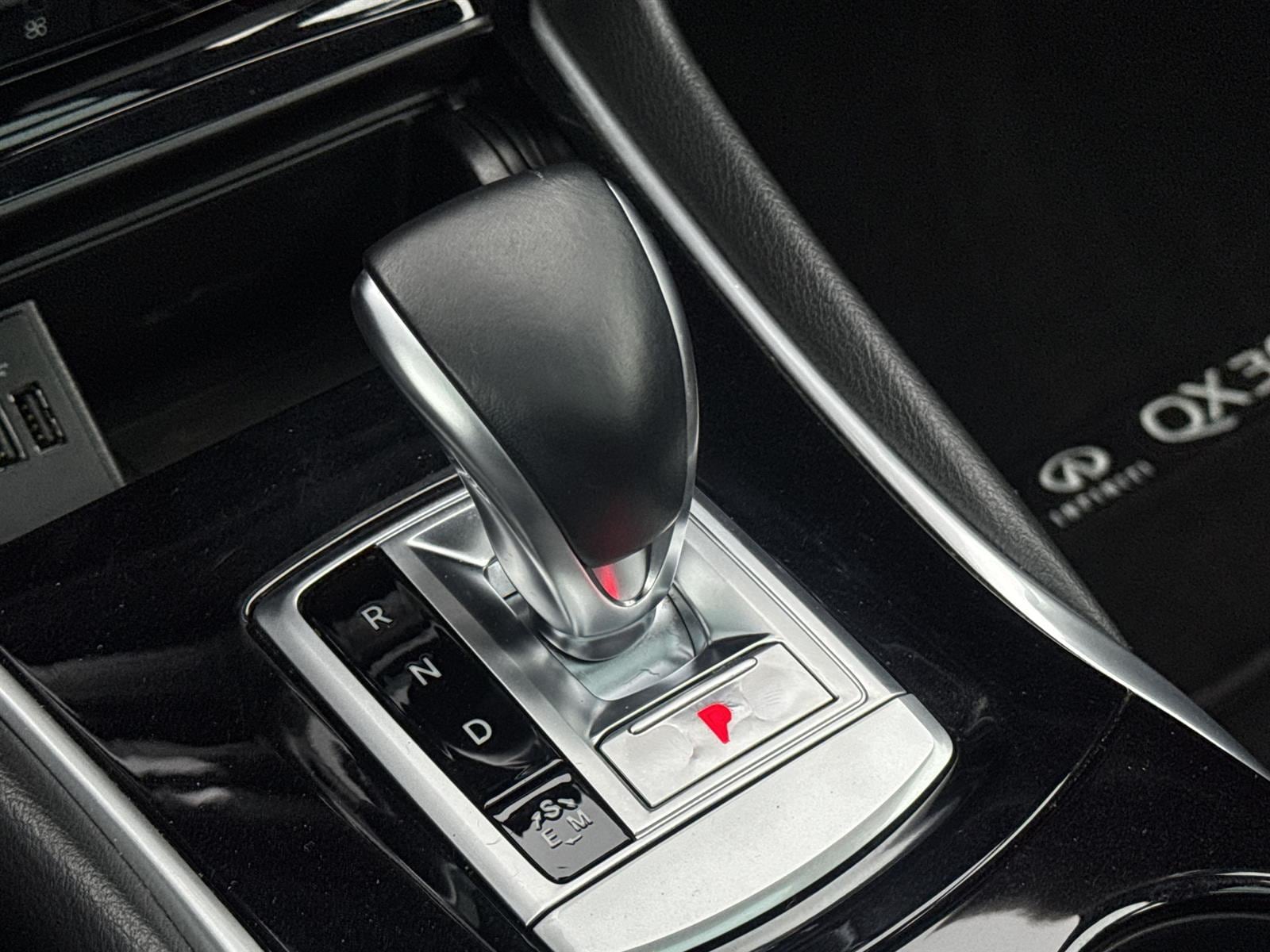 Thumbnail: 2018 INFINITI QX30 - 31