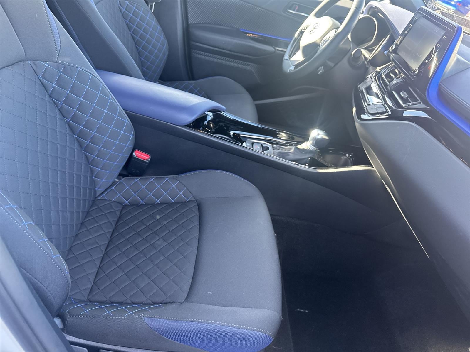 Thumbnail: 2021 Toyota C-HR - 15