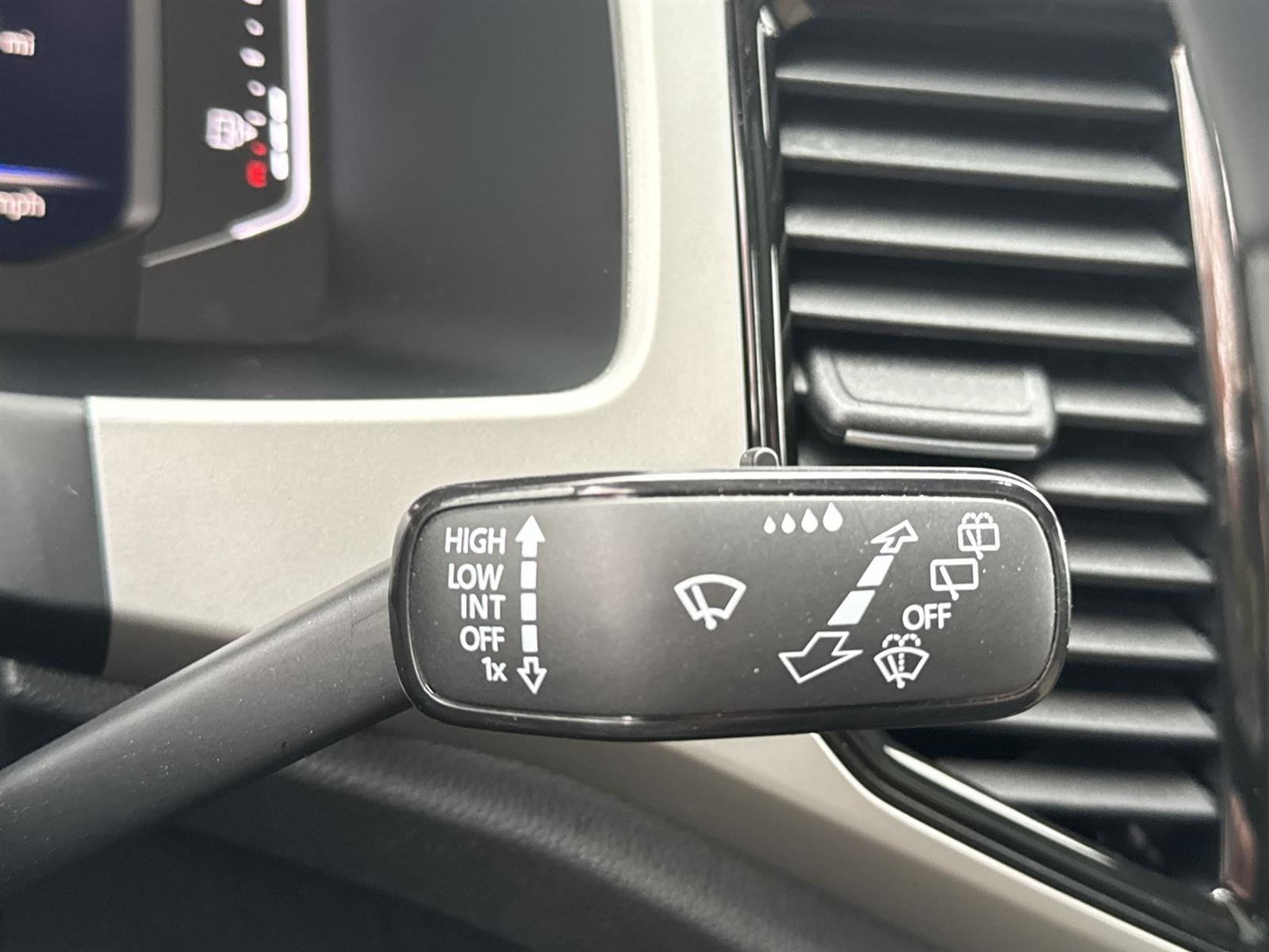 Thumbnail: 2022 Volkswagen Atlas - 21