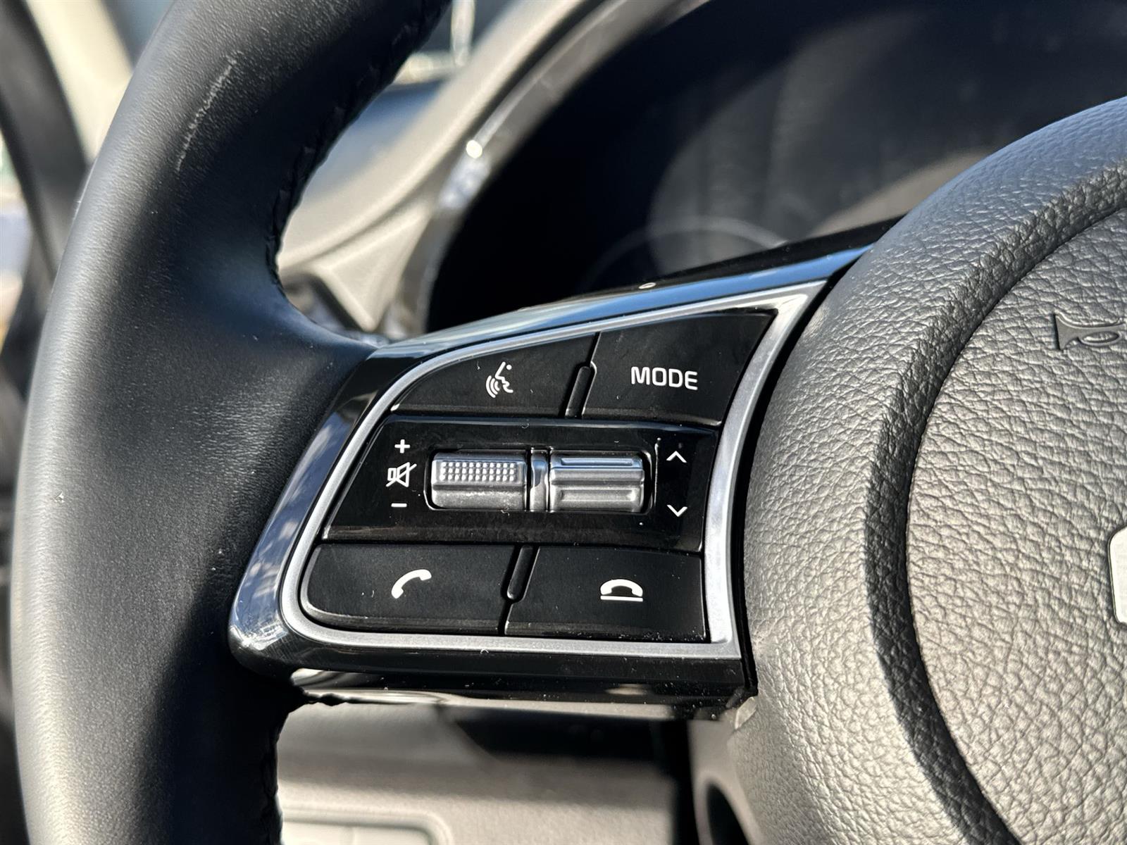 Thumbnail: 2023 Kia Seltos - 22