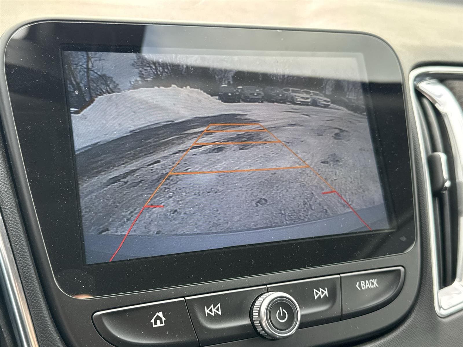 Thumbnail: 2017 Chevrolet Malibu - 24