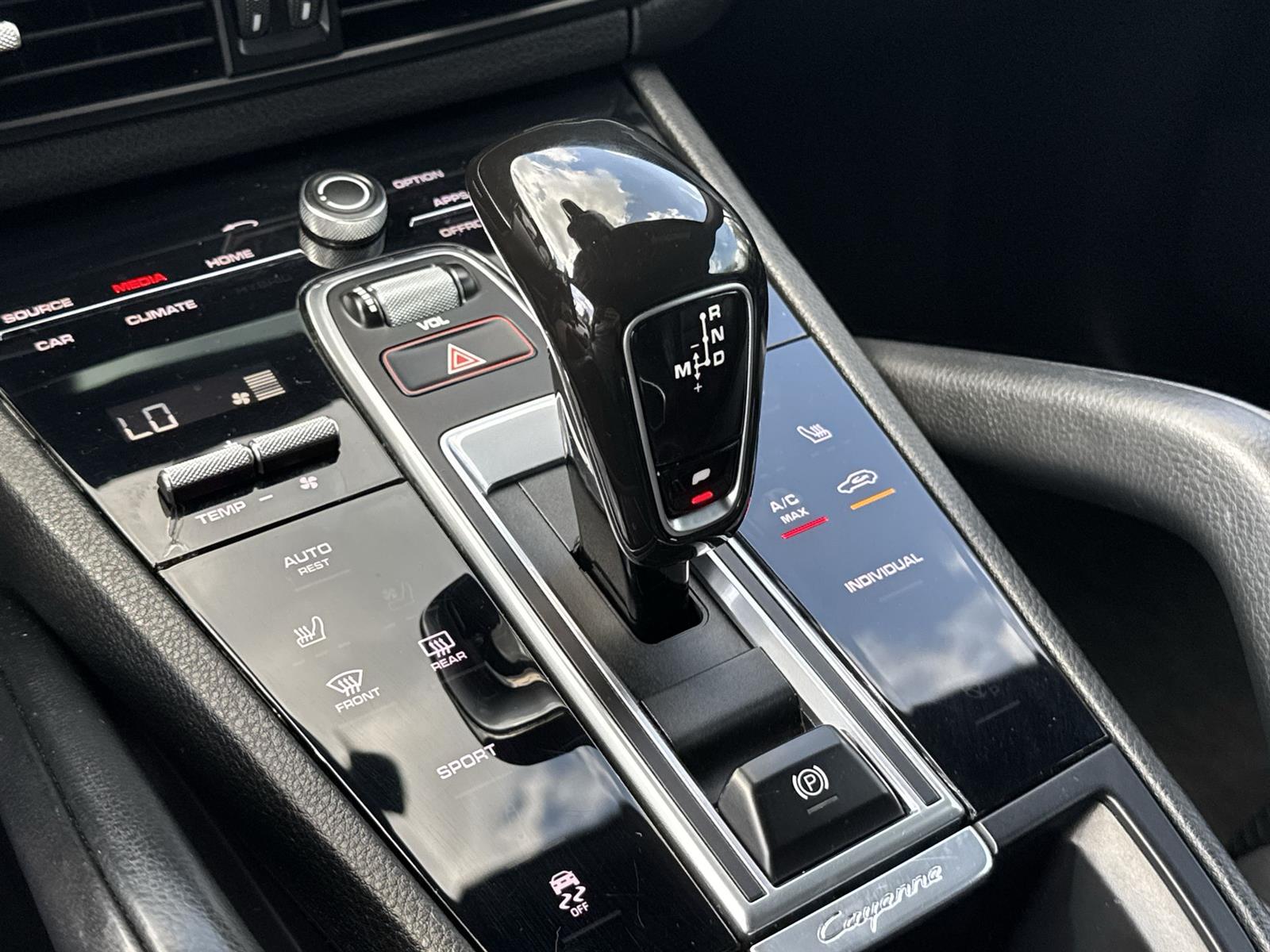 Thumbnail: 2019 Porsche Cayenne - 28