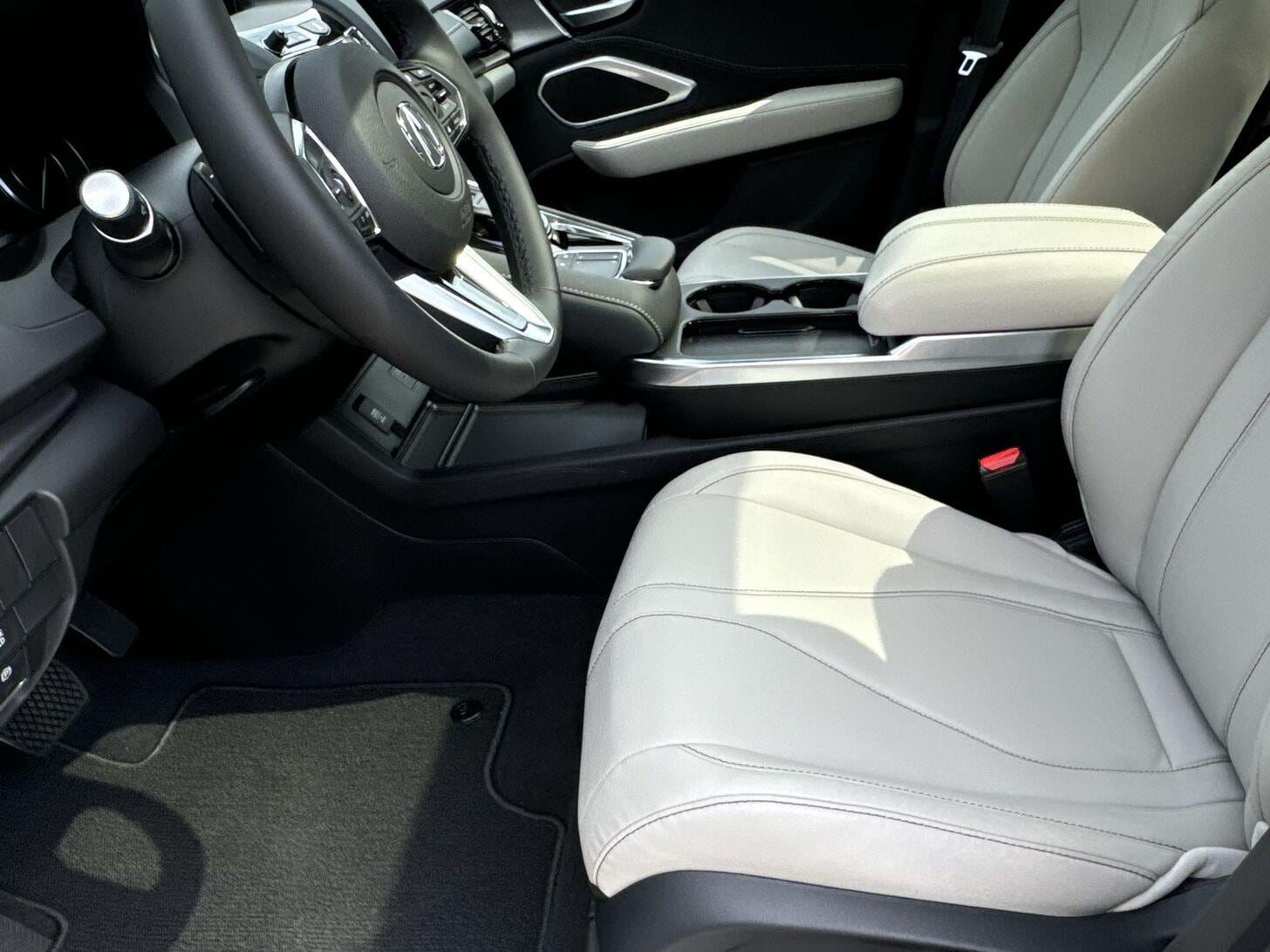 Thumbnail: 2026 Acura RDX - 14