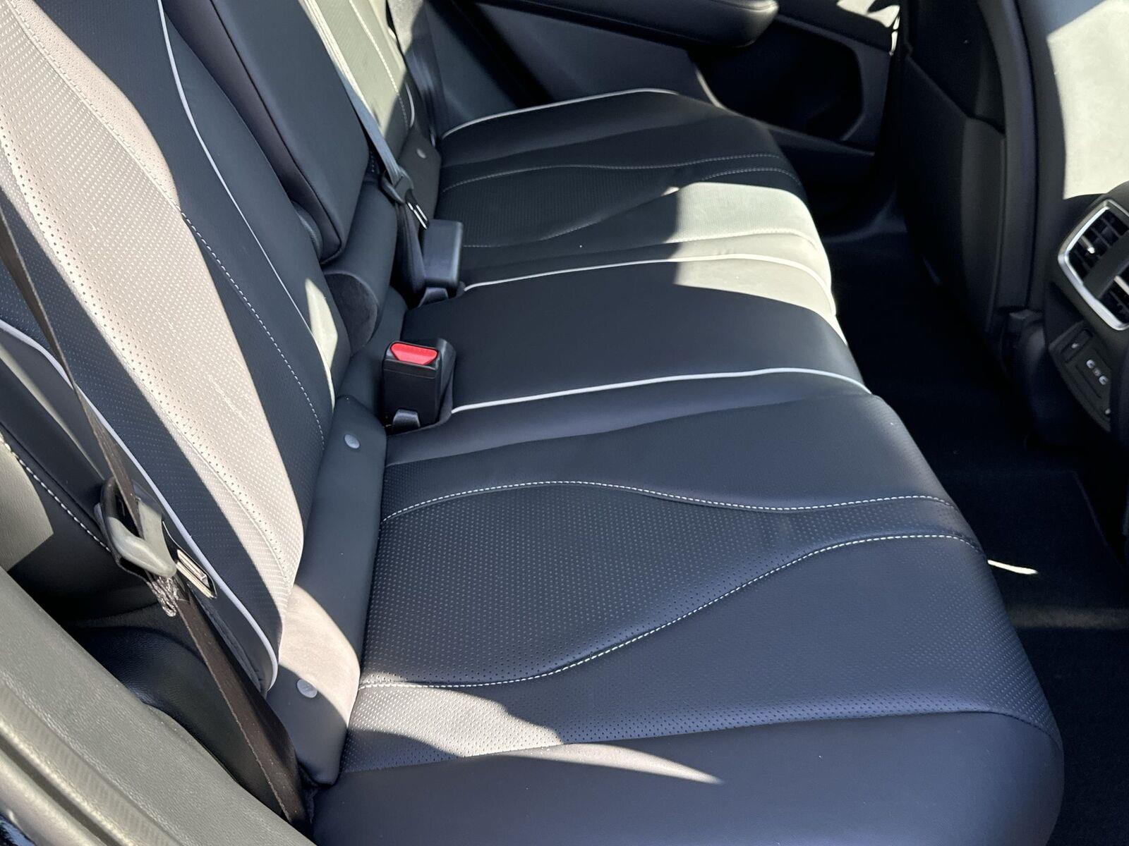 Thumbnail: 2026 Acura RDX - 18