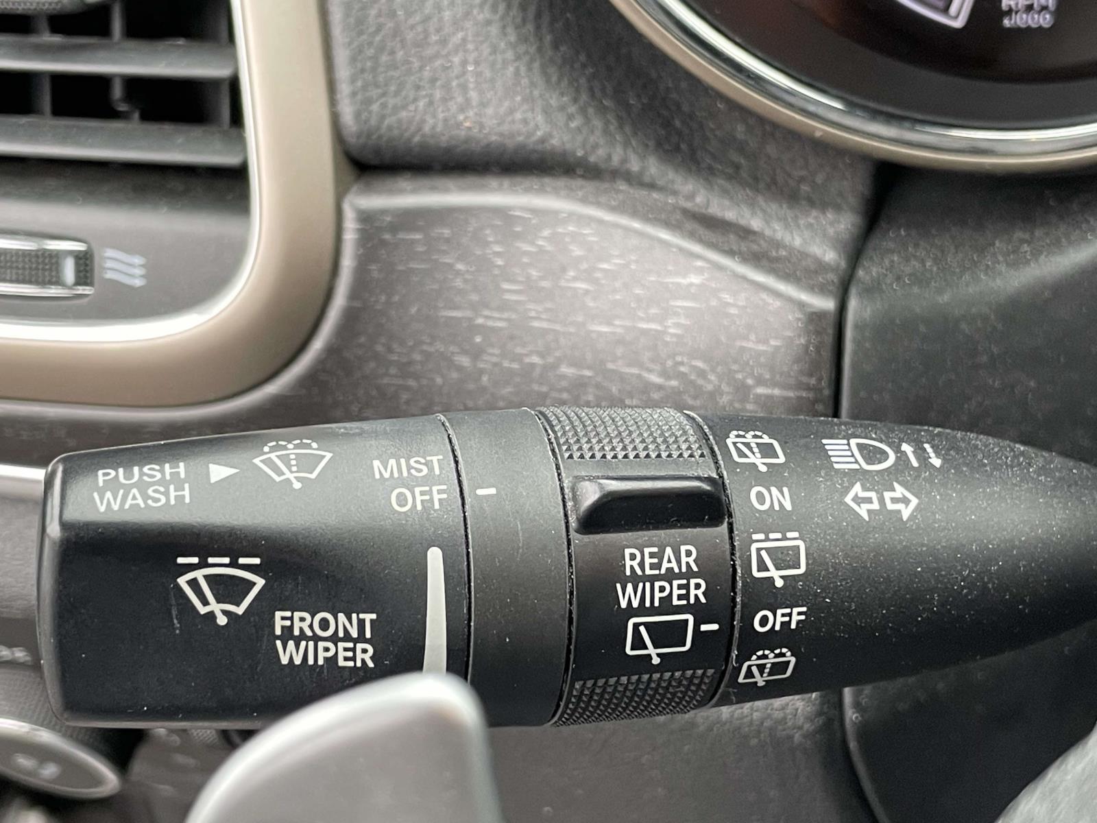 Thumbnail: 2016 Jeep Grand Cherokee - 17