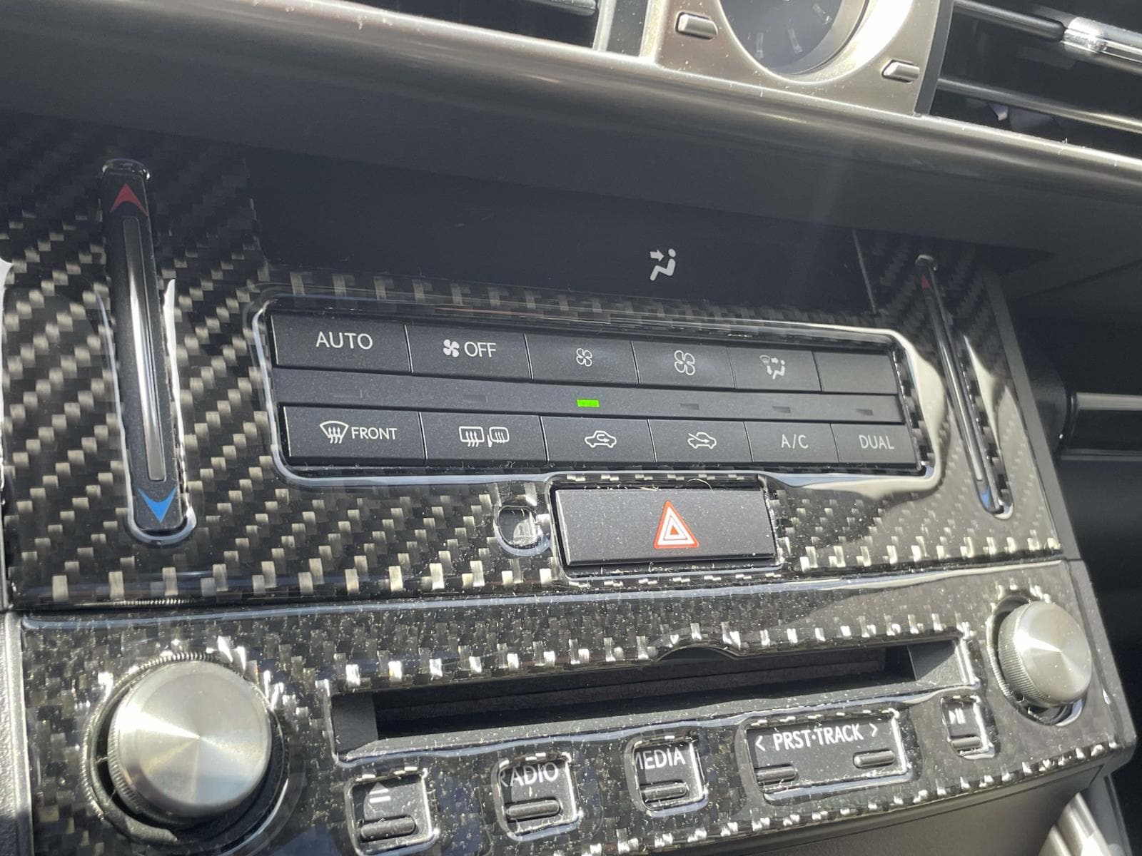 Thumbnail: 2015 Lexus IS - 20