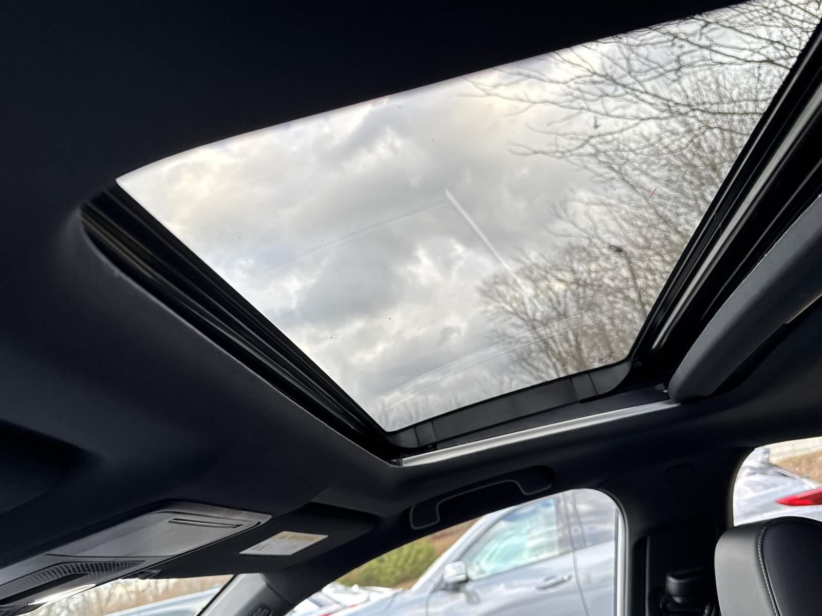 Thumbnail: 2025 Acura Integra - 15