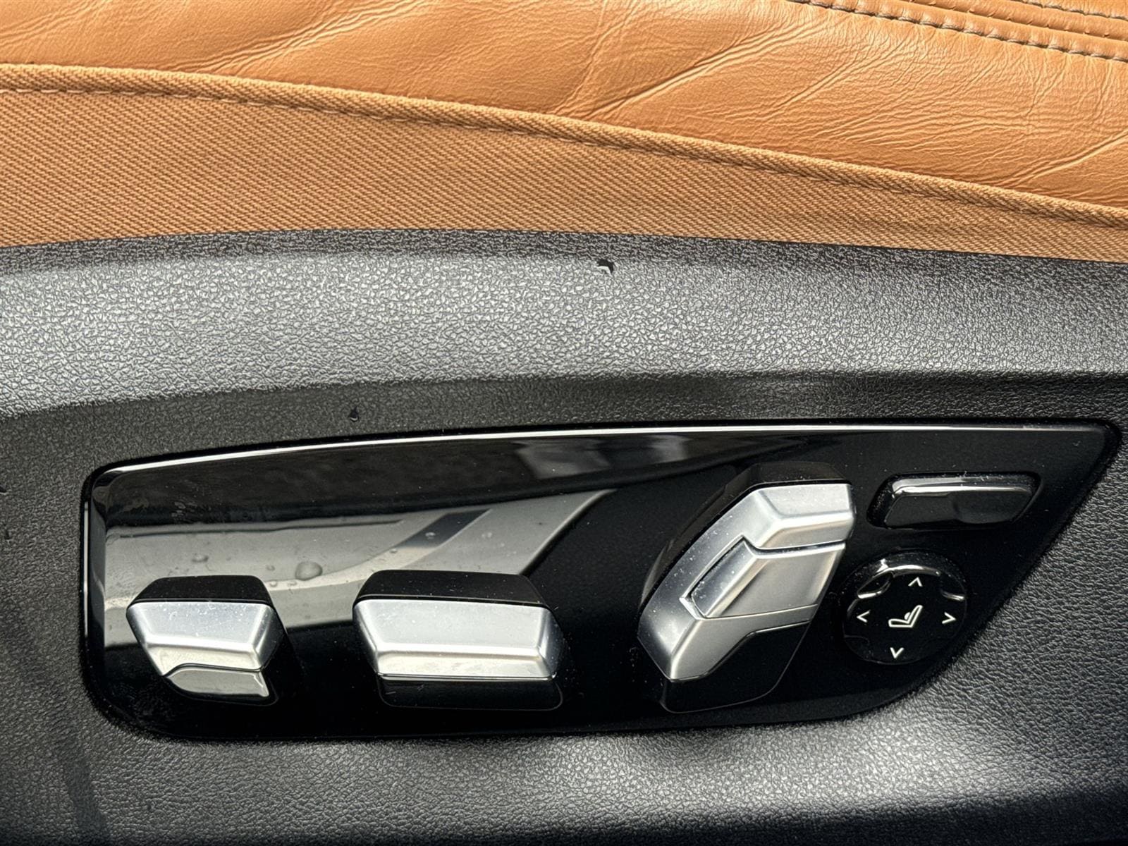 Thumbnail: 2021 BMW 7 Series - 12