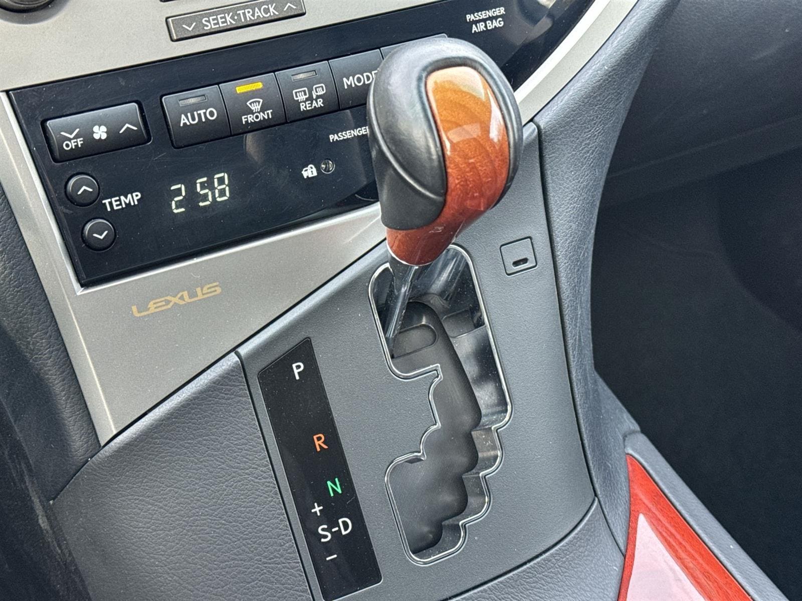 Thumbnail: 2011 Lexus RX - 29