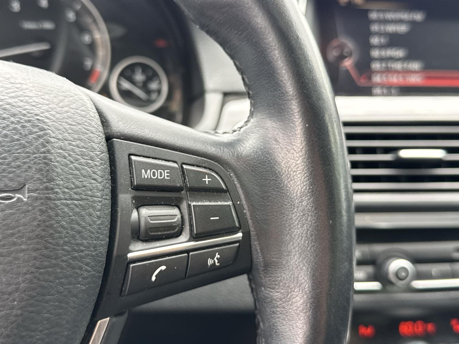 2015 BMW 5 Series 528i xDrive 21