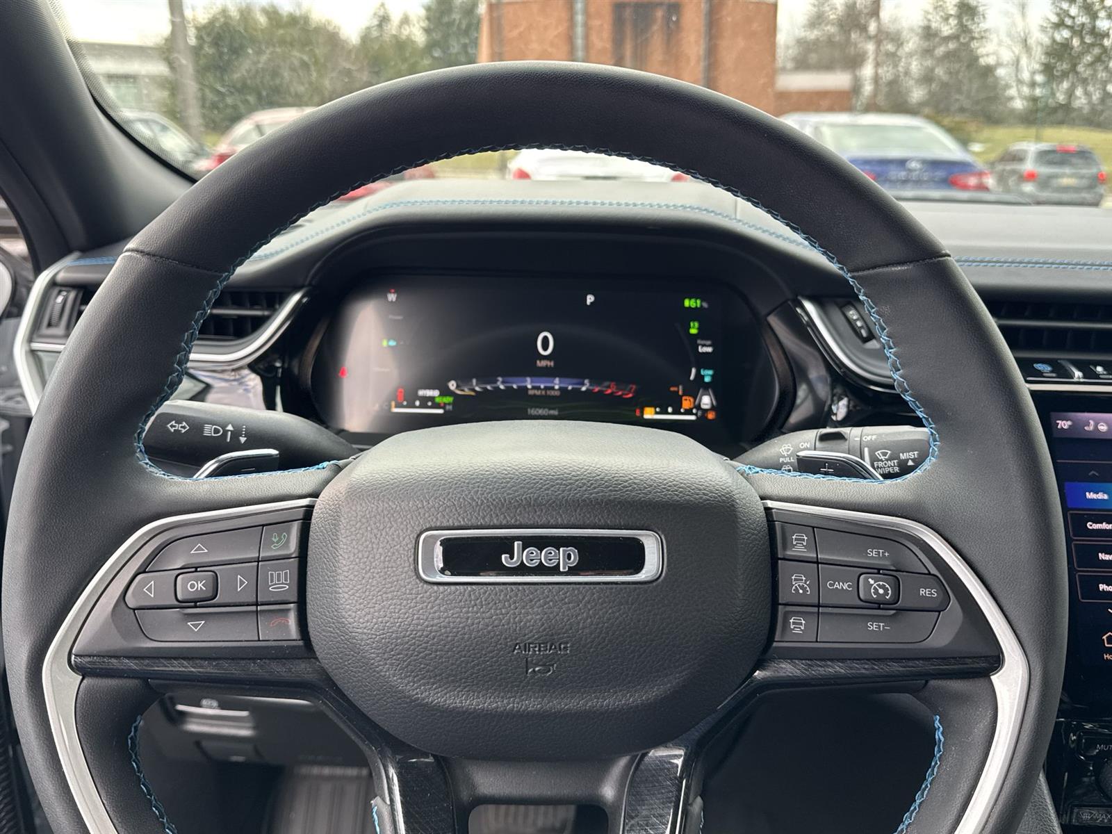 Thumbnail: 2023 Jeep Grand Cherokee - 18