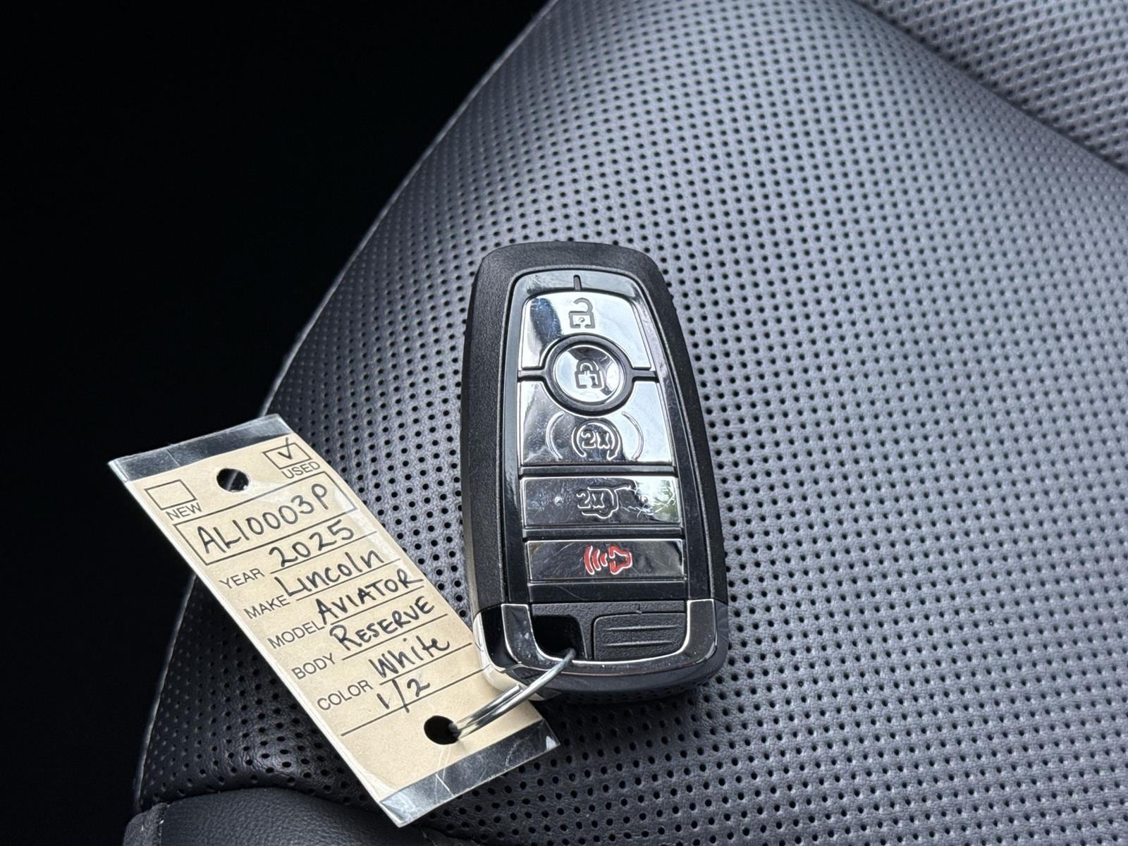 Thumbnail: 2025 Lincoln Aviator - 32