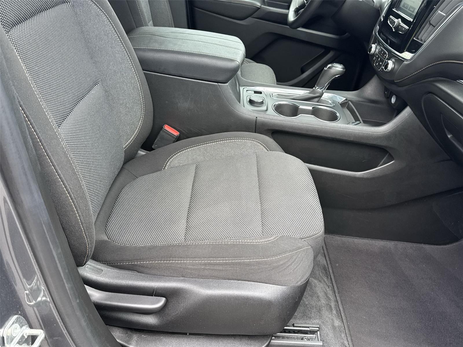 Thumbnail: 2018 Chevrolet Traverse - 16